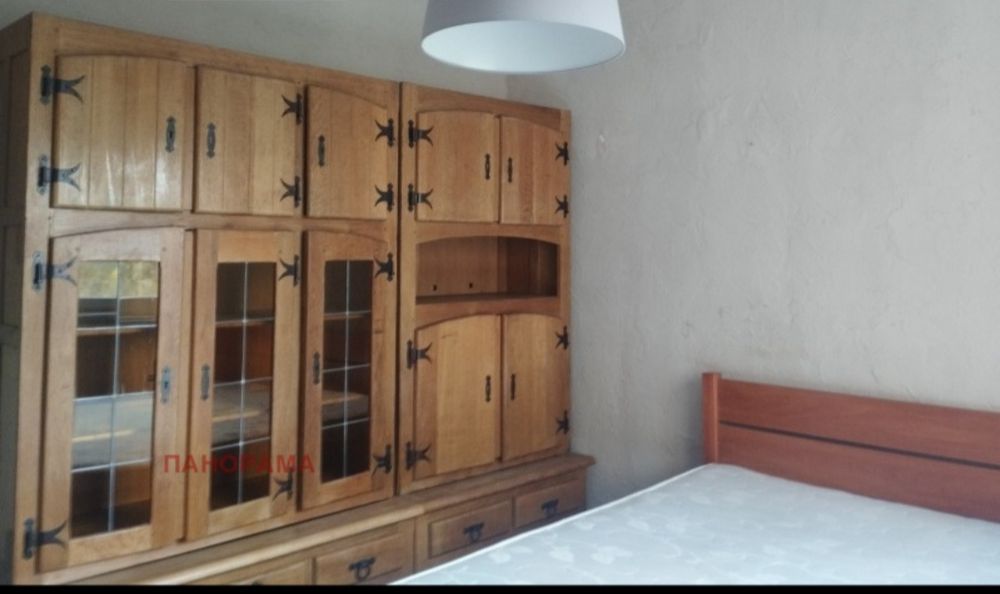 Старинна секция масивно дърво