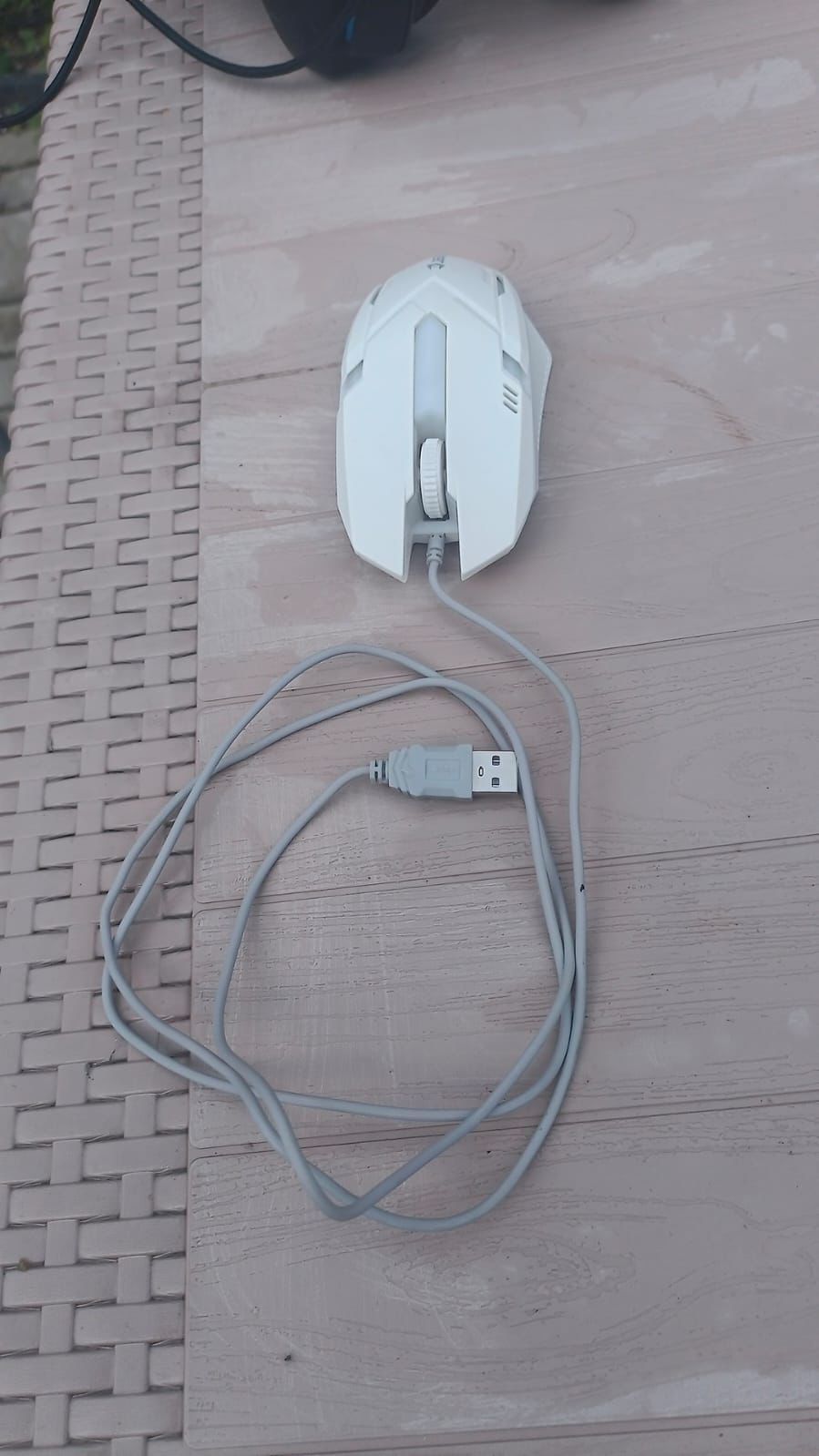 Accesorii monitor și tastatura și mai multe accesorii