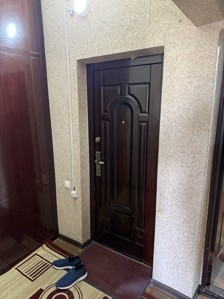 Квартира 4 етаж 2 комнат