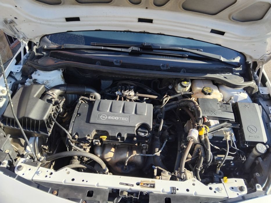 Opel astra J 1,4 benzina+gpl an 2013