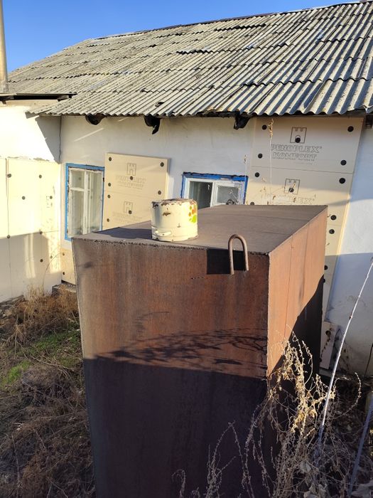 Продам емкость под топливо более 2 тонн, хранили солярку