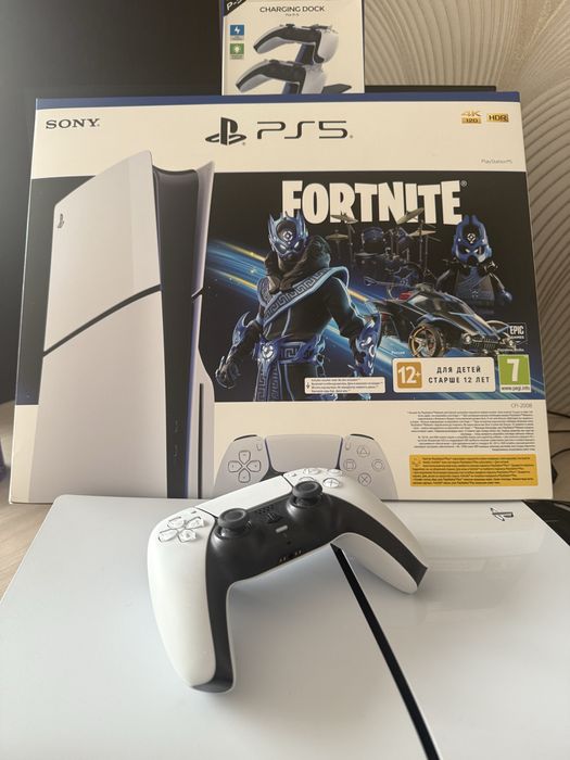 Продам Playstation 5 Slim почти новая