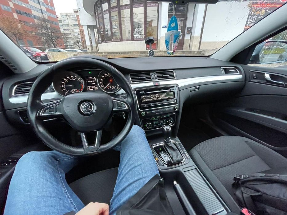 Skoda Superb 2.0 TDI DSG 140 CP - Masina familie