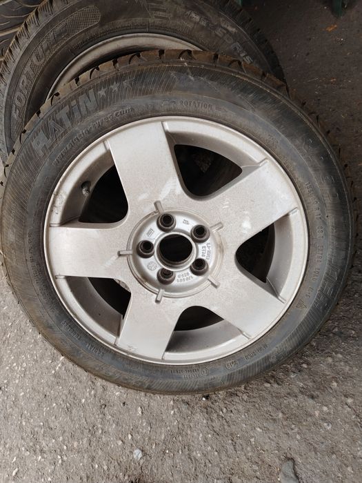 Зимни гуми 185/60/15 с Джанти 5*100
