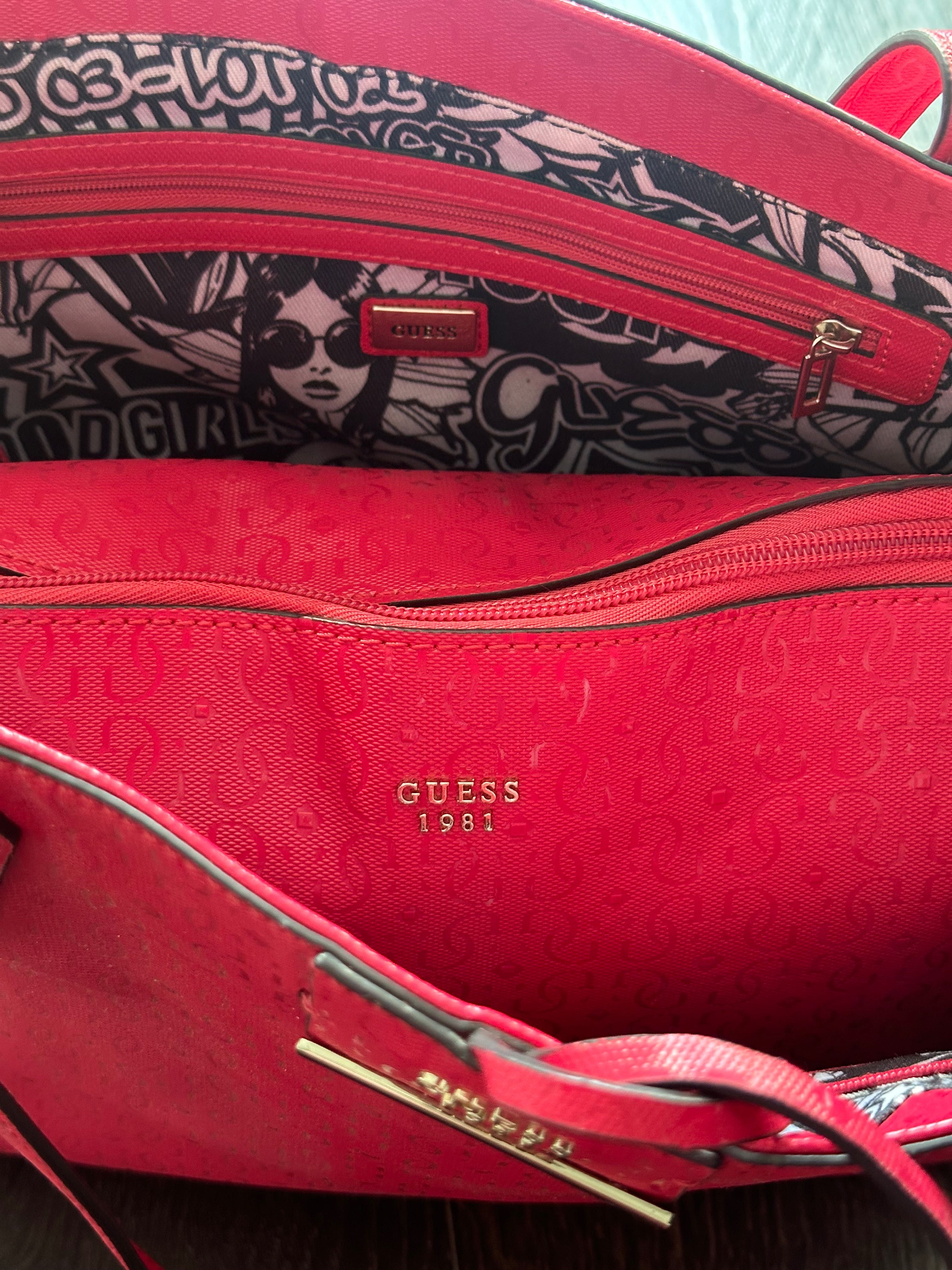 Чанта Guess- отлично състояние