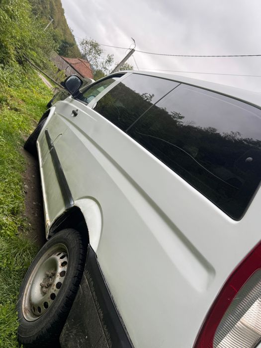 Vând Mercedes vito