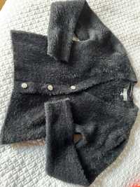 Marled -Черна мека жилетка със сладки копчета