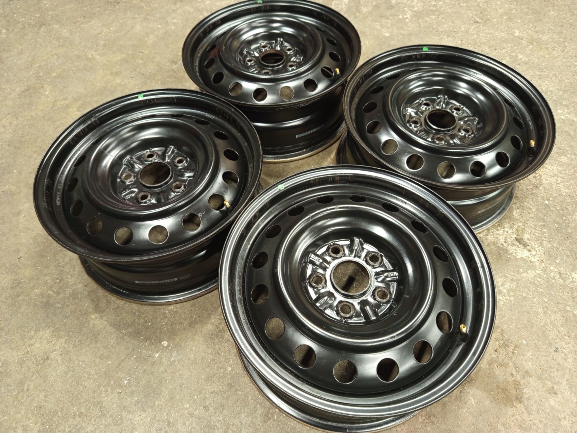 16" Toyota Auris Corolla Железни Джанти 5x114,3