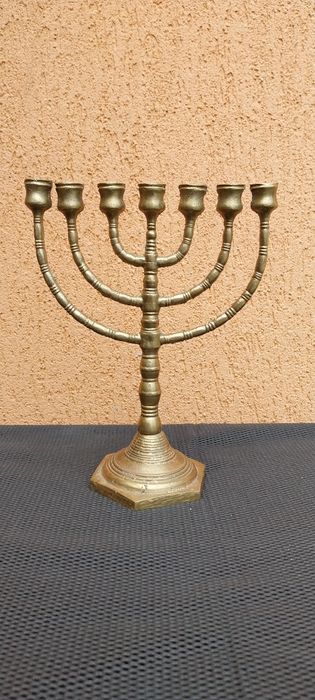 Menora din bronz