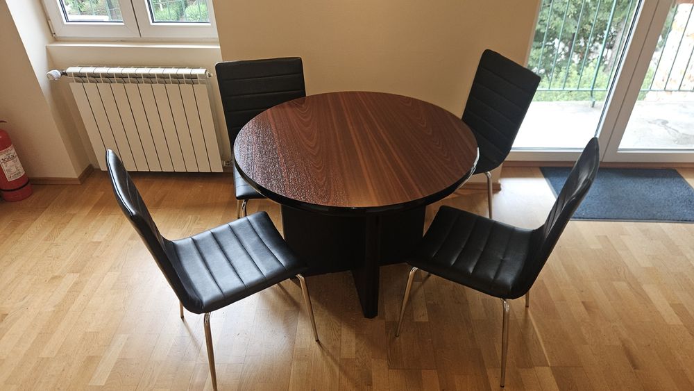 Masa rotundă (diam. 103 cm)