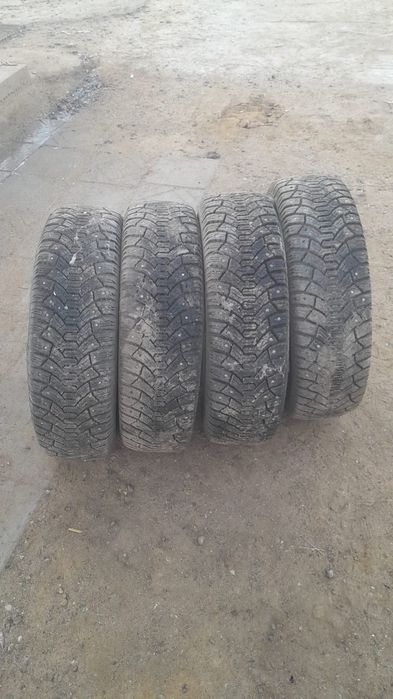 Шины комплект продам