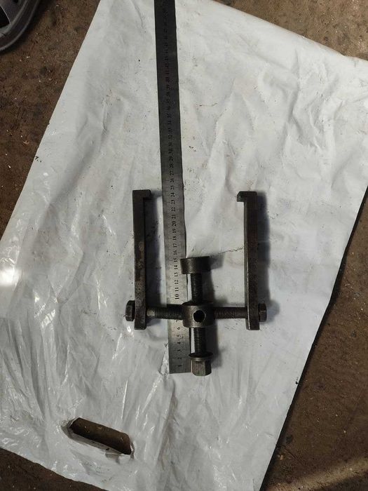 Съемник  подшипников .