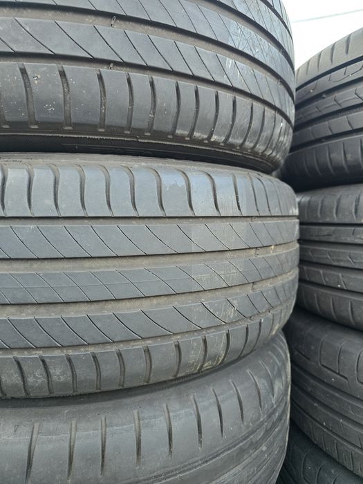2 Броя 215/60/16 Michelin 5,5mm 24dot