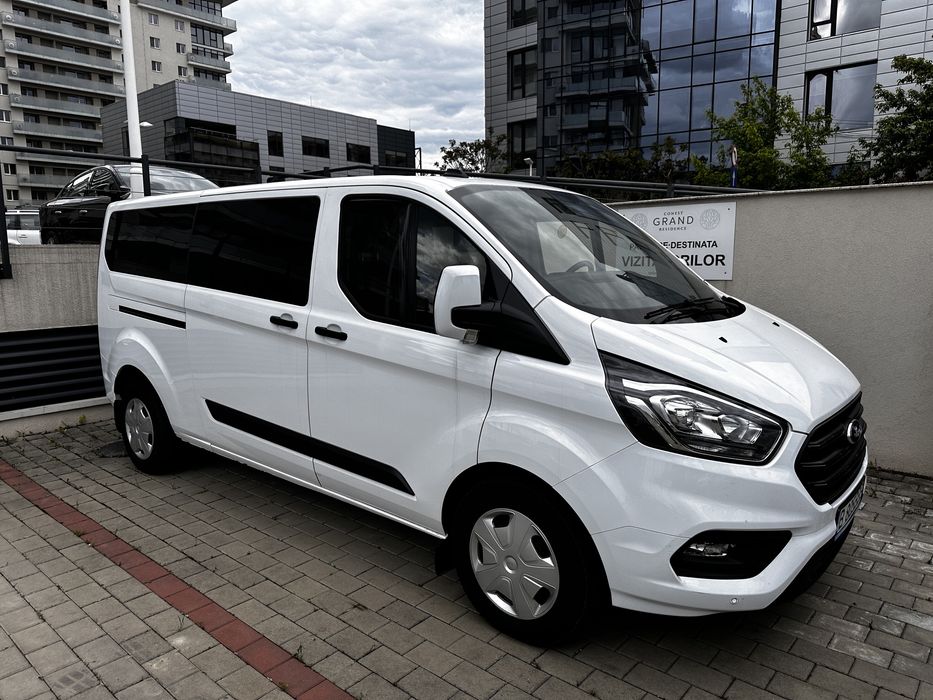 Ford Transit Custom modelul lung