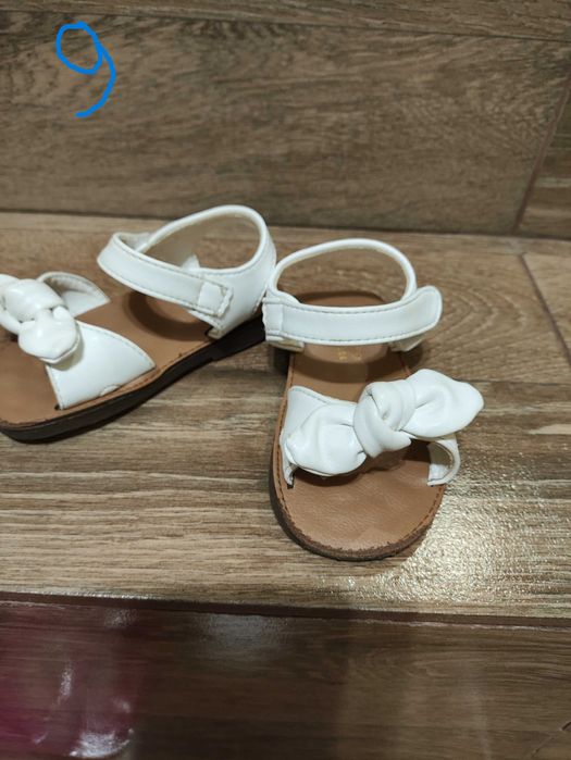 Adidași fetiță 4- 6 ani