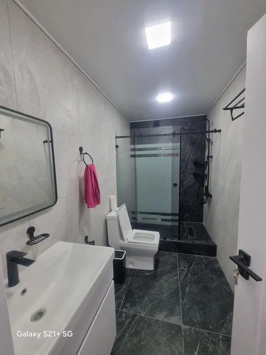 Sotiladi квартира Центр Мирабад Ойбек 3//5//9 75м2 с обстановкой