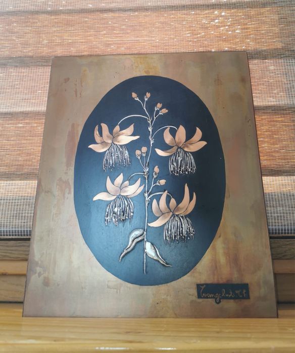 Антикварна картина от медно фолио авторско подписано изкуство на дърво