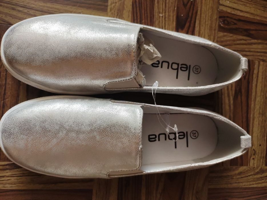 Expadrile mărimea 35 și 37 și tenesi mărimea 36