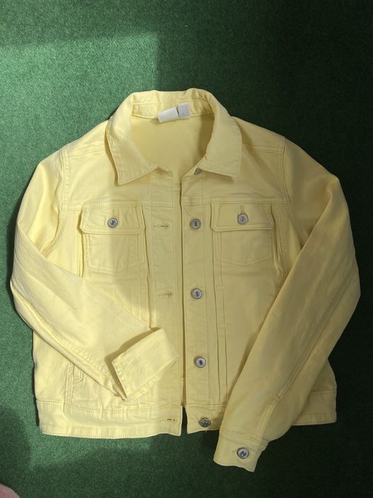 Жълто дънково яке