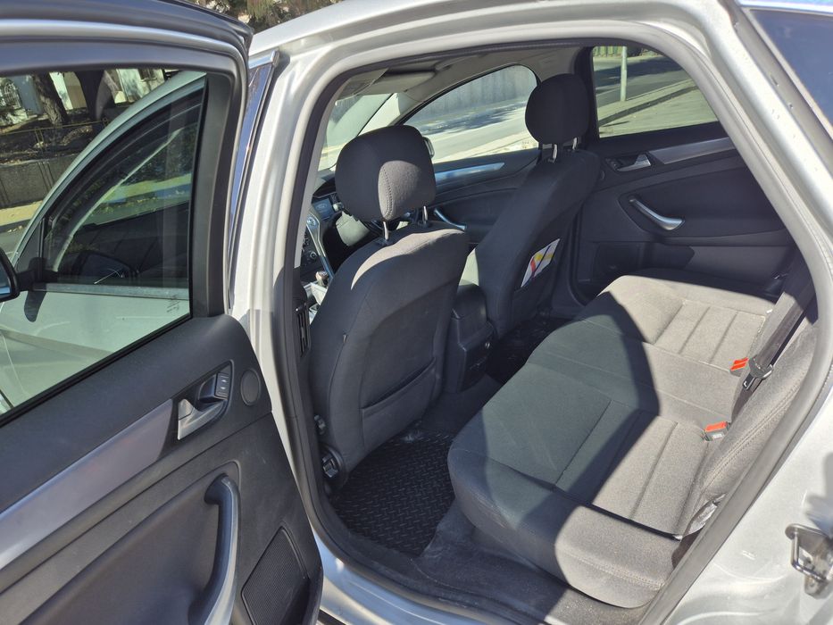 Ford Mondeo 2012год