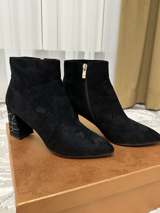 Замшевые полу-ботинки (осенние).