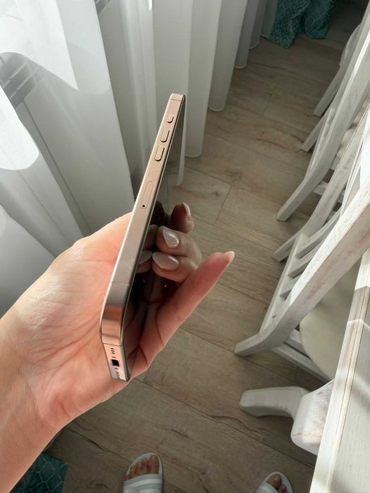 Telefon mobil Apple iPhone 16 Pro, 512GB, 5G, Desert Titanium