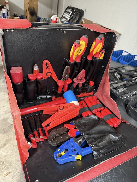 Trusa de scule electrician izolata 1000v noua / bsd