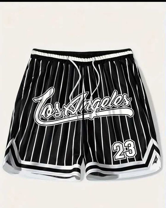 Vand pantaloni scurti si compleu los angeles