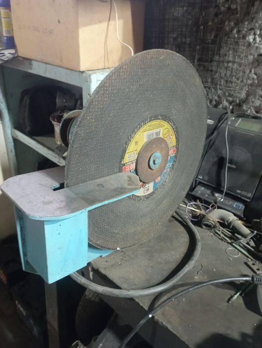 Отрезной наждачный станок