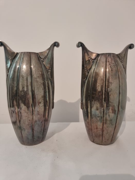 Pereche de vaze Art Nouveau argintate 20 cm, circa 1900