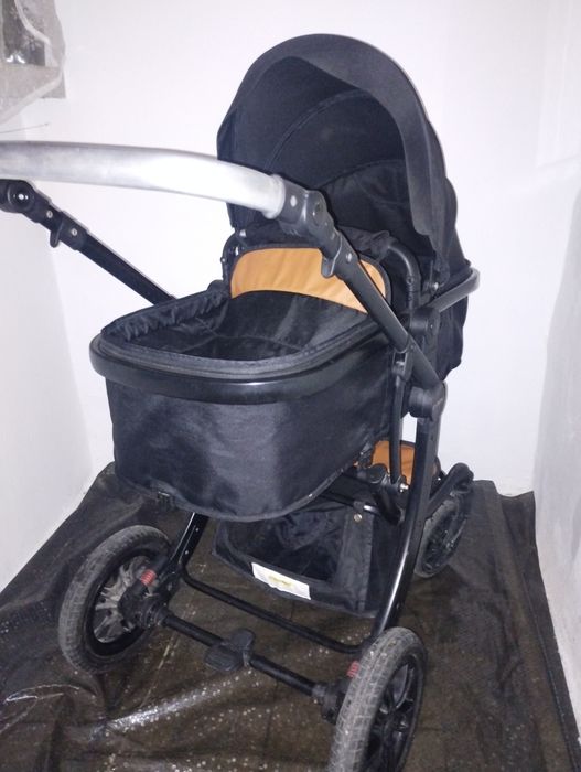 Cărucior bebe negru