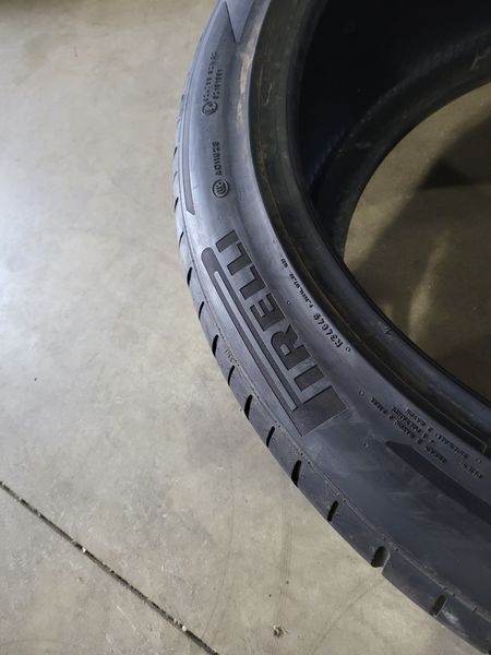 325/35/22 PIRELLI 2бр