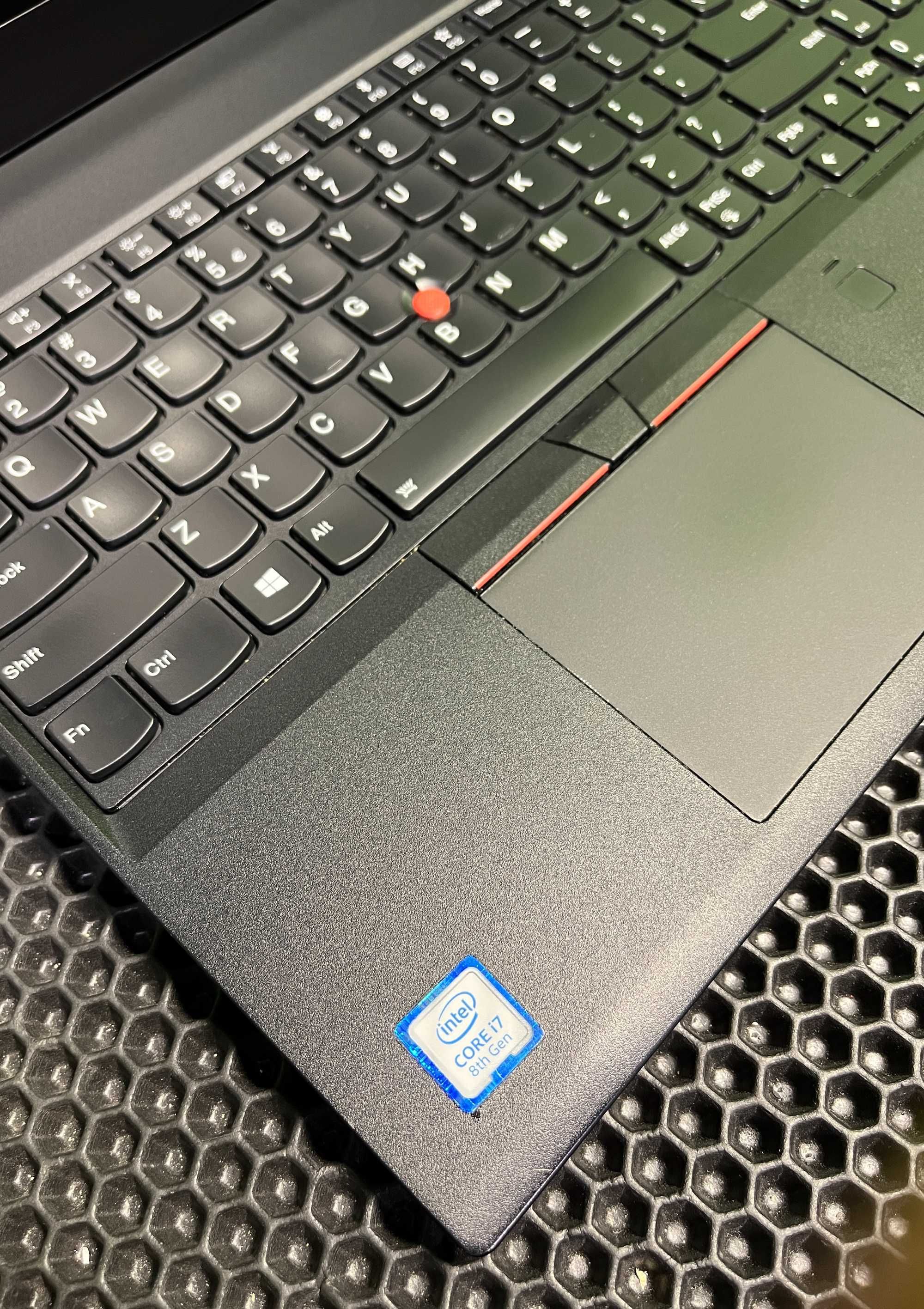 LENOVO THINKPAD P52S. Core i7-8560U 1.9/4.2GHz, 16/256 GB, NV Quadro