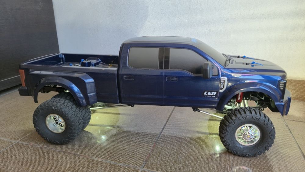 Automodel CenRacing Ford F450, Traxxas, Arrma.