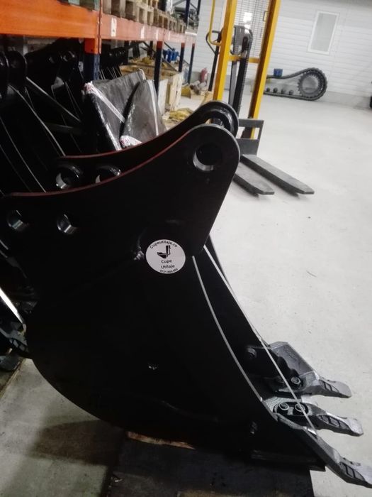 Cupe buldoexcavator si excavator Caterpillar, Komatsu, JCB, Liebherr