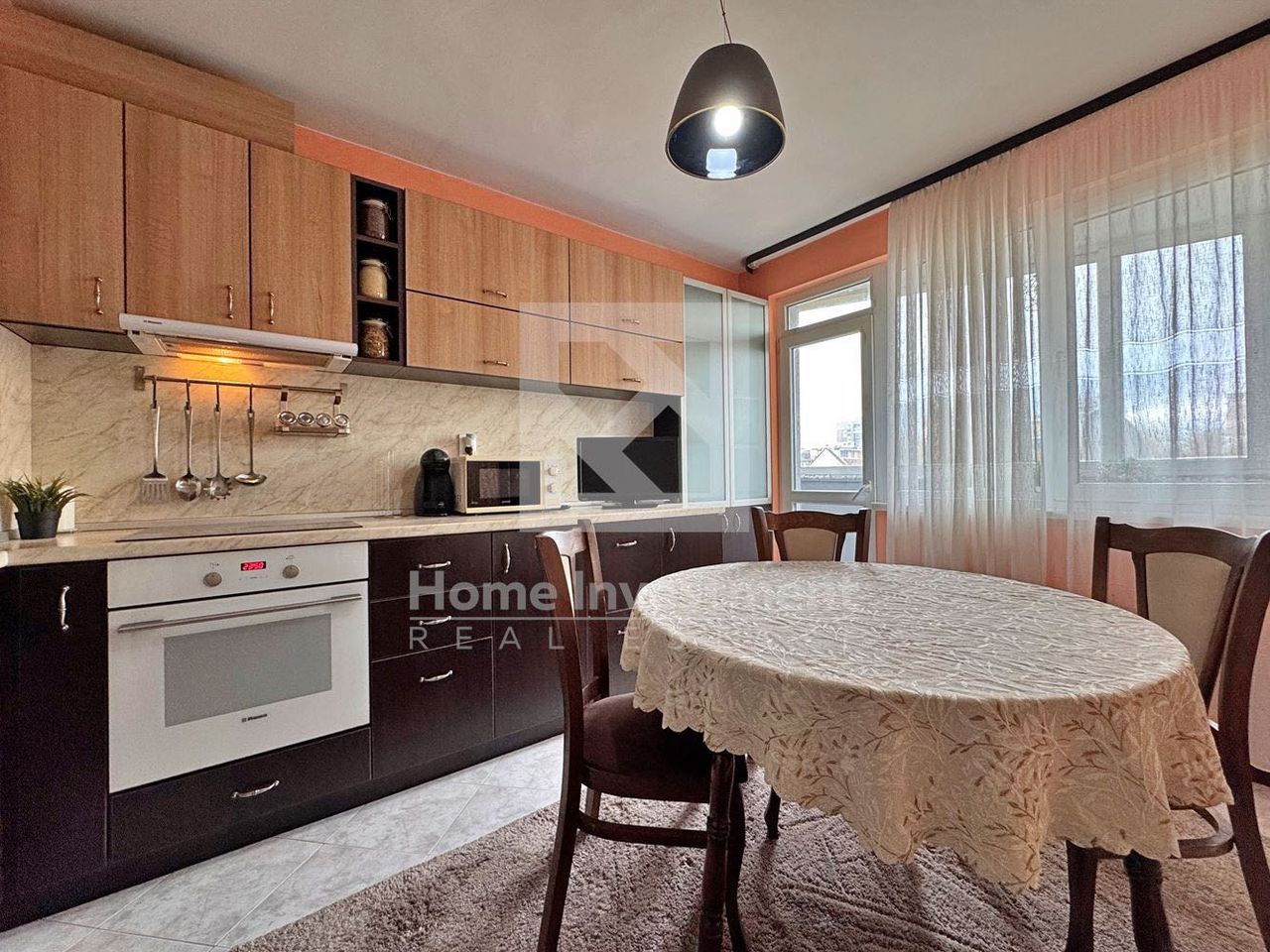 Дава се под наем Тристаен апартамент в Варна, Център - 100 кв.м за 600 € - Снимка #5