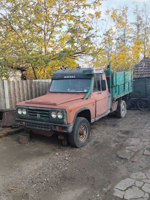 Vând auto ARO carosat