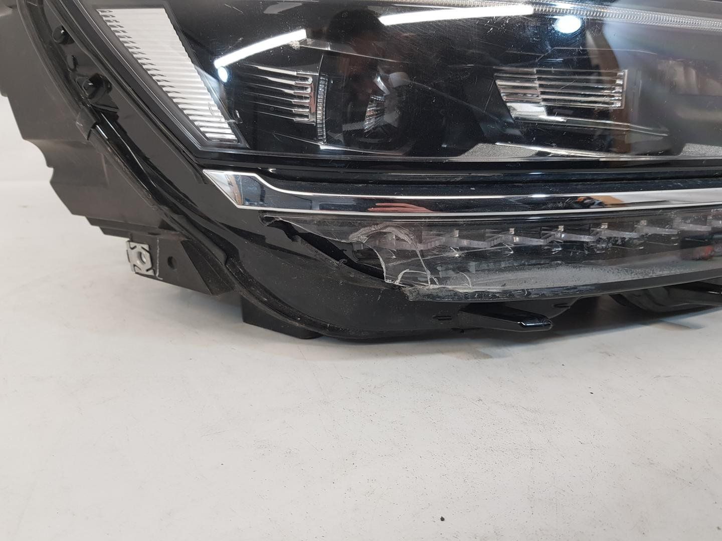 Far dreapta full led VW Tiguan 2 dupa 2016