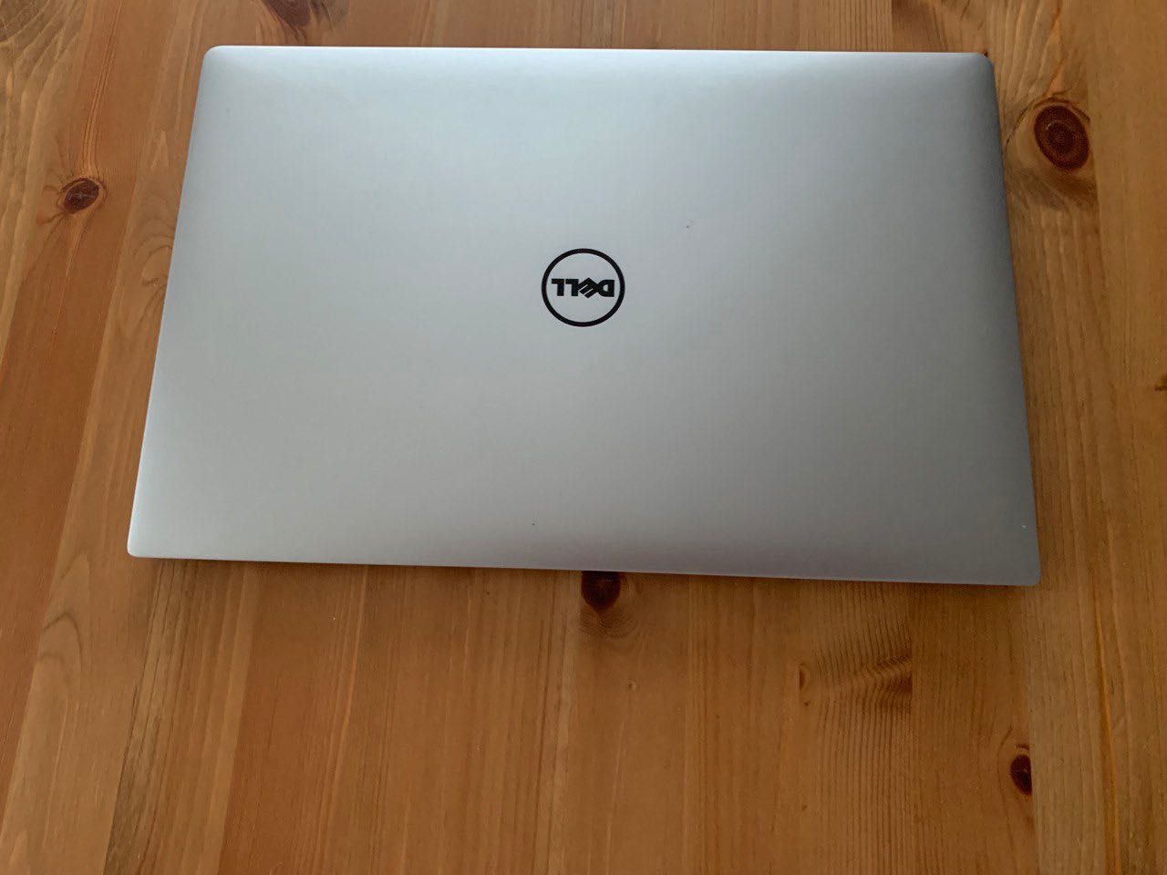 Лаптоп Dell XPS 15 9550