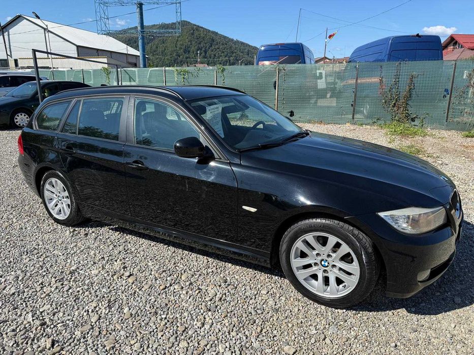 BMW 318 turing 2010