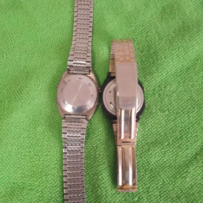 Lot ceasuri cu o melodie