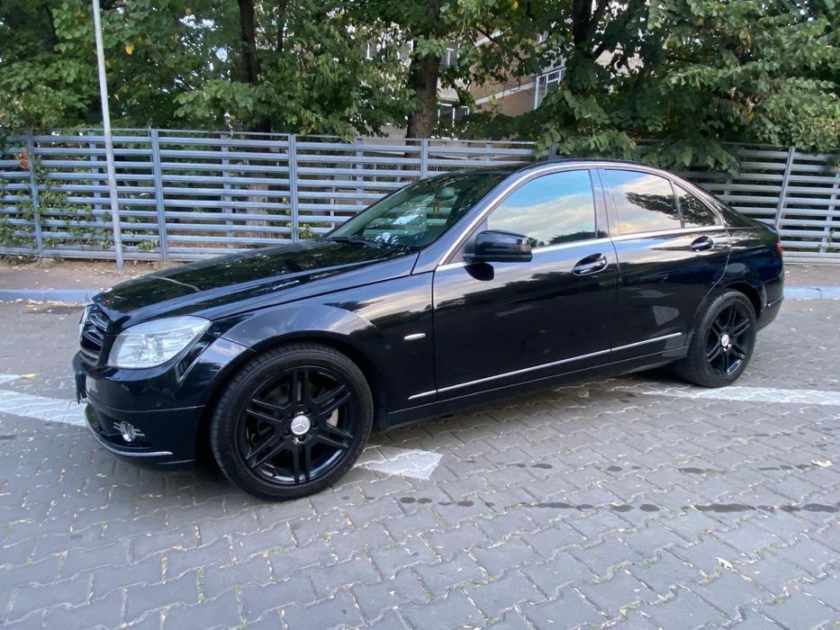 Mercedes c200  automat avangarde navi piele carplay 2010