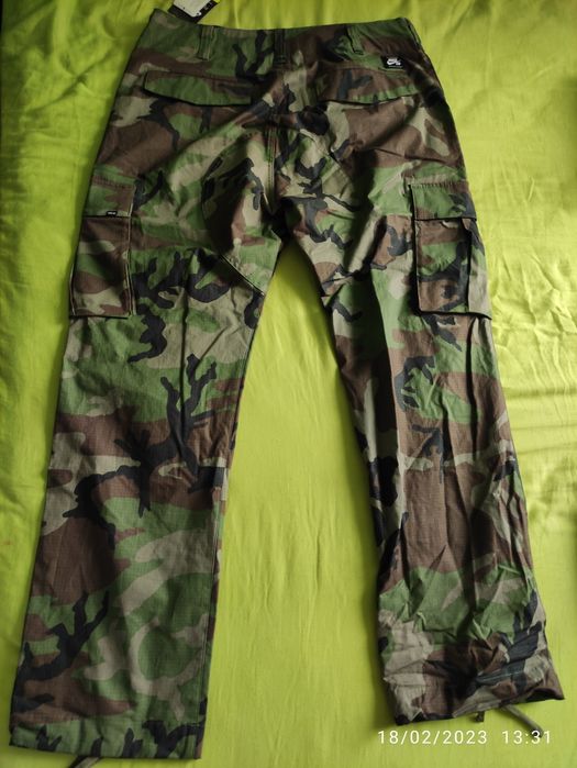 Панталон Nike, размер М, нов с етикет