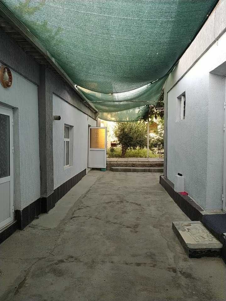 Hovli sotiladi...