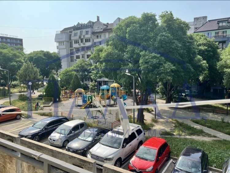 Дава се под наем Двустаен апартамент в Варна, Централна поща - 80 кв.м за 510 € - Снимка #11