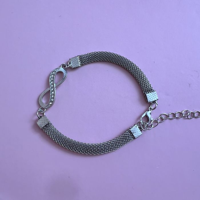 Нов часовник + гривни