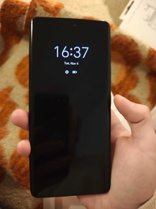 Телефон Honor Magic7 Lite-комплект със слушалки, зарядно и часовник