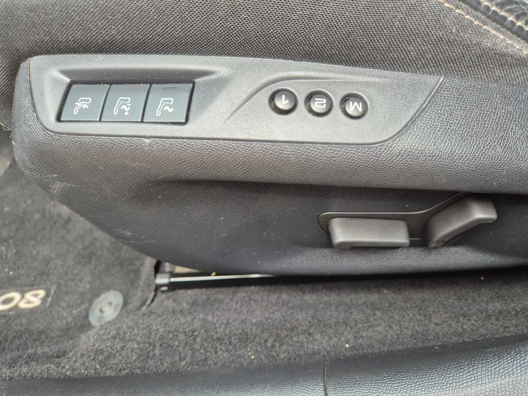 PEUGEOT 308,an 2017, 1,2  automat,161500 km, full,option,ÎNMATRICULATĂ