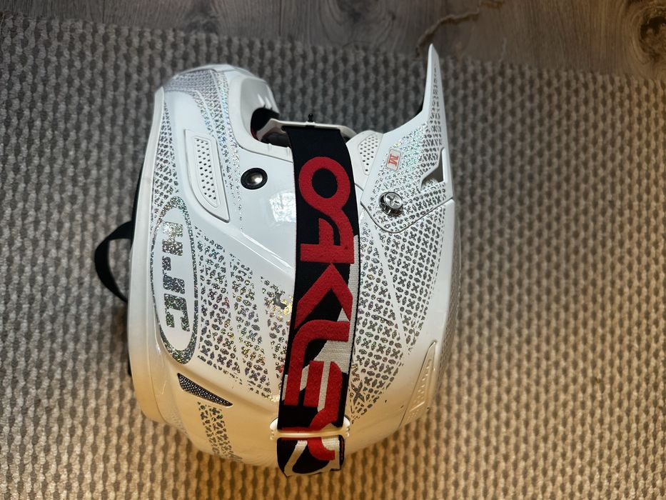 Casca HJC marimea M cu ochelari Oakely