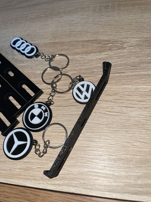 Suporti de numar SLIM + cadou breloc personalizat